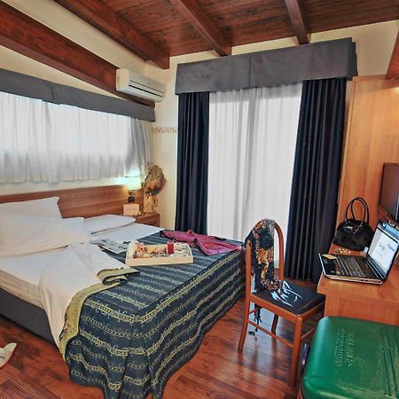 Hotel Aurora Wellness & Spa Tivoli Terme Exterior foto