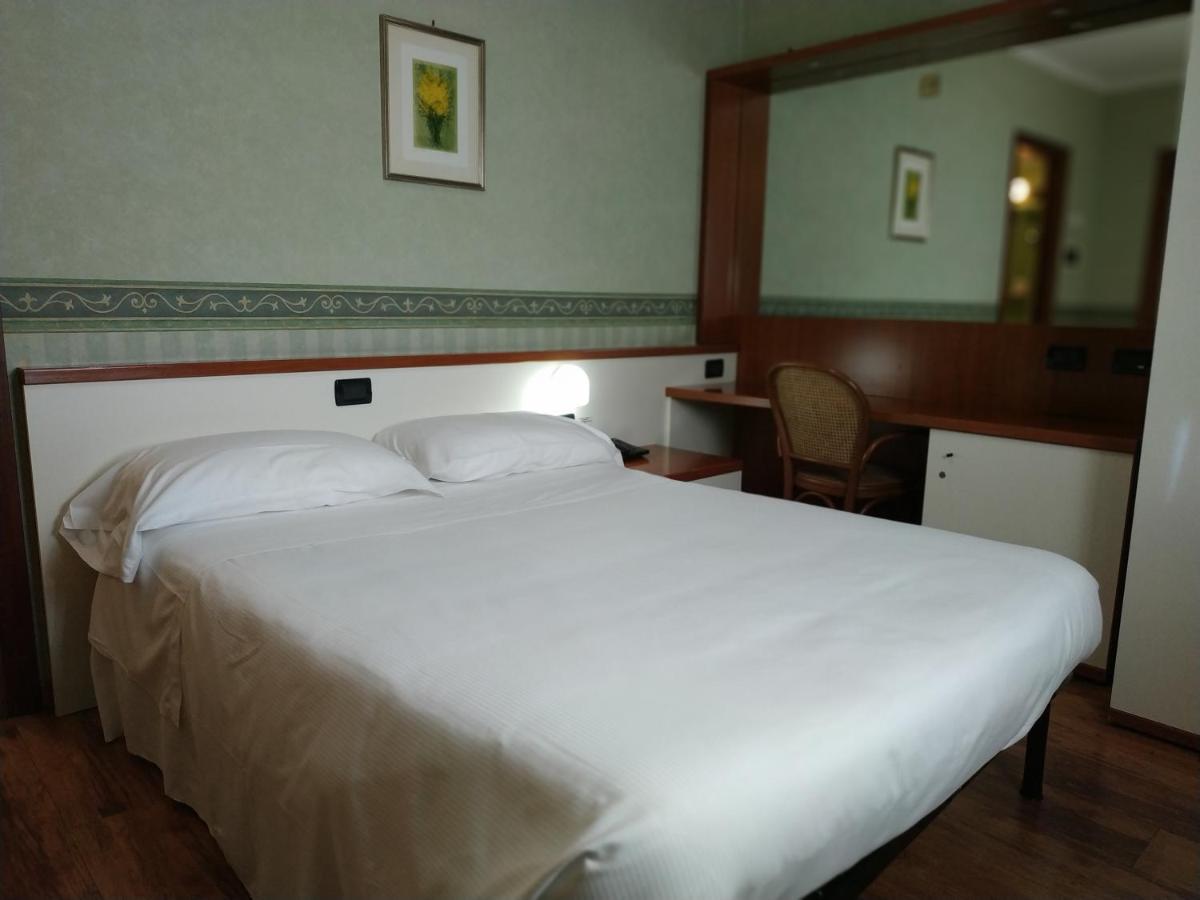 Hotel Aurora Wellness & Spa Tivoli Terme Exterior foto