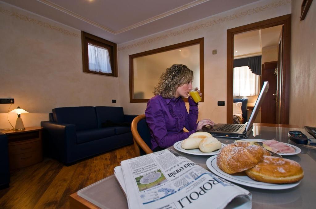 Hotel Aurora Wellness & Spa Tivoli Terme Habitación foto