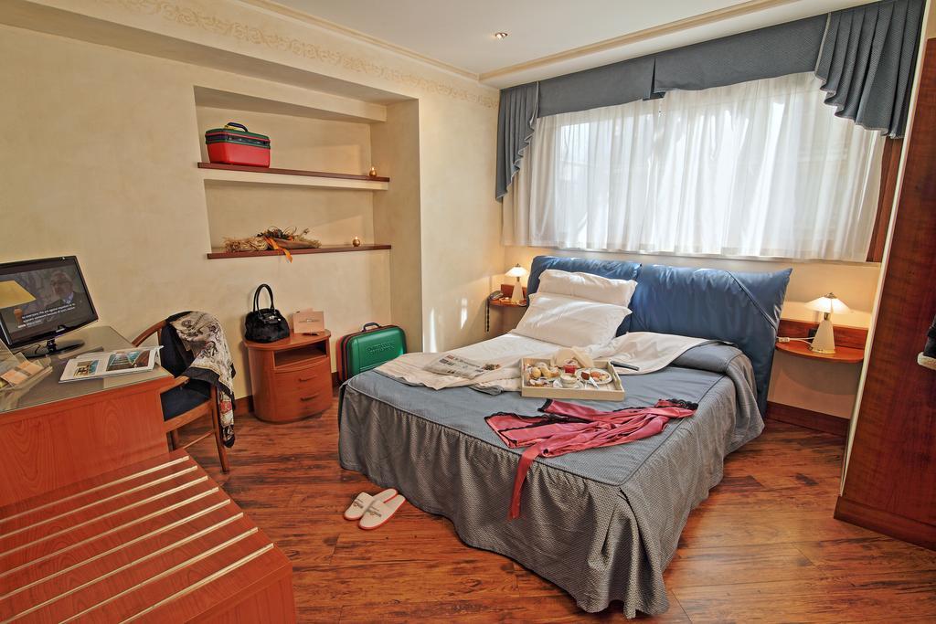Hotel Aurora Wellness & Spa Tivoli Terme Habitación foto